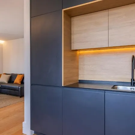 First Avenida Ii Апартаменты *