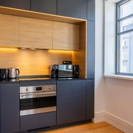 First Avenida Ii Apartment
